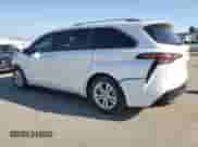 2023 Toyota Sienna Platinum z VIN 5TDESKFC4PS099796, wystawiony jako Copart lot #49534595 z przebiegiem 42 279 mil mil oraz Szkoda całkowita • Salvage title. Historia ofert i sprzedaży dostępna na DreamBid. Obrazek 2.