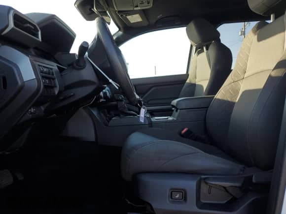 2024 Toyota Tacoma SR5 с VIN 3TYKB5FN6RT008427, выставлен на аукционе Copart как лот 89512255 с пробегом 36 967 миль миль и Чистый • Clean title. История ставок и продаж доступна на DreamBid. Изображение 7.