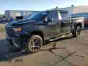 2024 Chevrolet Silverado 1500 Custom Trail Boss z VIN 3GCUDCE83RG218772, wystawiony jako Copart lot #44648145 z przebiegiem 8 672 mil mil oraz Szkoda całkowita • Salvage title. Historia ofert i sprzedaży dostępna na DreamBid. Obrazek 1.