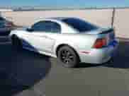 2000 Ford Mustang z VIN 1FAFP4046YF302634, wystawiony jako IAAI lot #43552678 z przebiegiem 216 260 mil mil oraz . Historia ofert i sprzedaży dostępna na DreamBid. Obrazek 3.