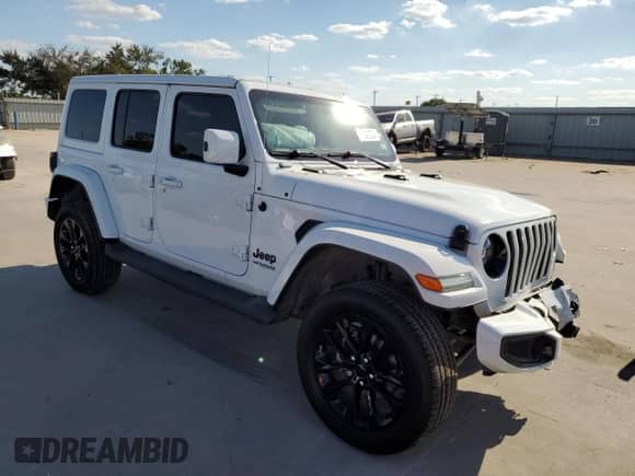 2021 Jeep Wrangler Unlimited Sahara High Altitude with VIN 1C4HJXEGXMW597689, listed as a Copart auction lot 72390024 with 33,200 mi miles and Salvage title. Bid and sale history available at DreamBid. Image 4.