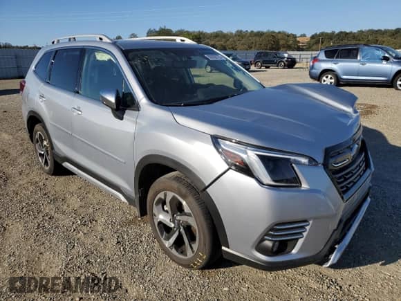 2023 Subaru Forester Touring z VIN JF2SKARC3PH540476, wystawiony jako Copart lot #80059725 z przebiegiem 6 957 mil mil oraz Szkoda całkowita • Salvage title. Historia ofert i sprzedaży dostępna na DreamBid. Obrazek 4.