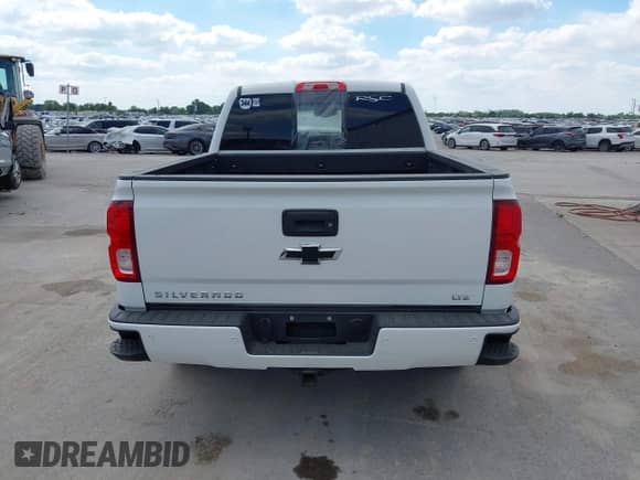 2018 Chevrolet Silverado 1500 LTZ z VIN 3GCUKSECXJG531357, wystawiony jako IAAI lot #42985211 z przebiegiem 107 353 mil mil oraz . Historia ofert i sprzedaży dostępna na DreamBid. Obrazek 16.