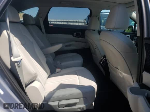 2025 Kia Sorento EX с VIN 5XYRH4JFXSG386370, выставлен на аукционе Copart как лот 63491645 с пробегом 1 442 миль миль и Списание • Salvage title. История ставок и продаж доступна на DreamBid. Изображение 11.