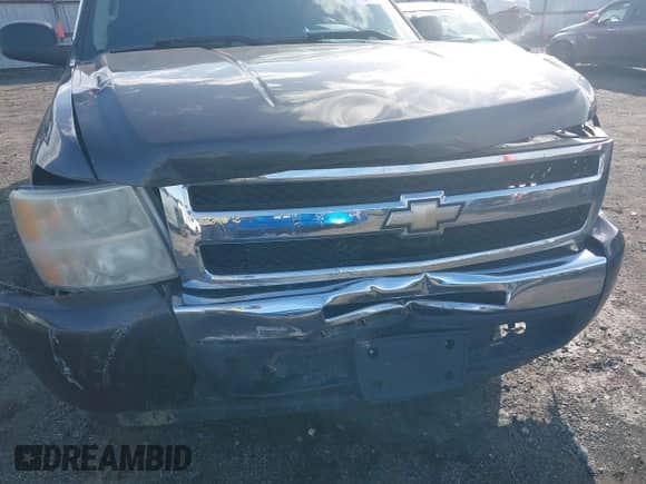 2011 Chevrolet Silverado 1500 LT z VIN 1GCRCSEAXBZ269861, wystawiony jako IAAI lot #41469839 z przebiegiem 199 929 mil mil oraz . Historia ofert i sprzedaży dostępna na DreamBid. Obrazek 6.