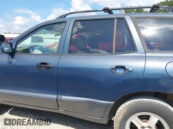 2004 Hyundai Santa Fe с VIN KM8SB12B44U833530, выставлен на аукционе IAAI как лот 43382551 с пробегом 116 129 миль миль и . История ставок и продаж доступна на DreamBid. Изображение 14.