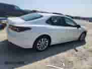 2021 Toyota Camry LE z VIN 4T1C11AK9MU586093, wystawiony jako Copart lot #80775325 z przebiegiem 181 024 mil mil oraz Szkoda całkowita • Salvage title. Historia ofert i sprzedaży dostępna na DreamBid. Obrazek 3.