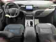 2020 Ford Explorer Limited z VIN 1FMSK8FH4LGA68985, wystawiony jako Copart lot #70509985 z przebiegiem Nie podano mil oraz Szkoda całkowita • Salvage title. Historia ofert i sprzedaży dostępna na DreamBid. Obrazek 8.