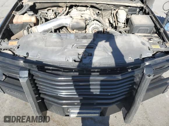 2003 Chevrolet Suburban LT с VIN 3GNGK26G33G189968, выставлен на аукционе Copart как лот 53857205 с пробегом 164 645 миль миль и Списание • Salvage title. История ставок и продаж доступна на DreamBid. Изображение 12.
