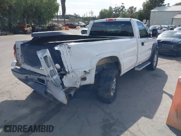 2005 Chevrolet Silverado 2500HD Work Truck with VIN 1GCHC24U95E146040, listed as a IAAI auction lot 41890471 with 190,128 mi miles and . Bid and sale history available at DreamBid. Image 4.