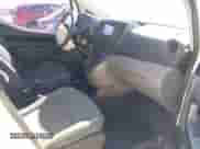 2015 Chevrolet City Express Cargo LS z VIN 3N63M0YN3FK709313, wystawiony jako IAAI lot #41753887 z przebiegiem 124 168 mil mil oraz . Historia ofert i sprzedaży dostępna na DreamBid. Obrazek 5.