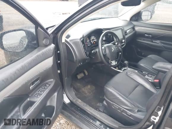 2020 Mitsubishi Outlander SE z VIN JA4AD3A3XLZ030748, wystawiony jako IAAI lot #42352856 z przebiegiem 139 556 mil mil oraz . Historia ofert i sprzedaży dostępna na DreamBid. Obrazek 20.