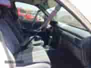 1991 Toyota Camry z VIN 4T1VV21E8MU047512, wystawiony jako IAAI lot #42854666 z przebiegiem 123 306 mil mil oraz . Historia ofert i sprzedaży dostępna na DreamBid. Obrazek 5.