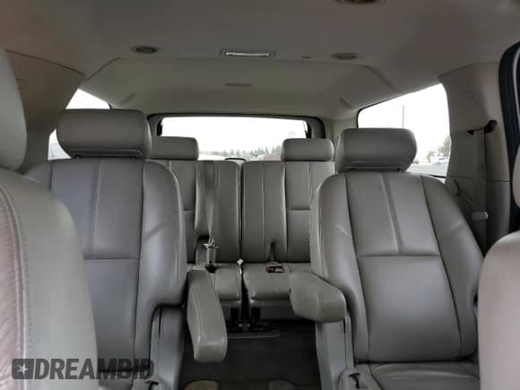 2010 Chevrolet Suburban LT z VIN 1GNUCJE05AR210539, wystawiony jako Copart lot #54875855 z przebiegiem 166 305 mil mil oraz Czysty tytuł • Clean title. Historia ofert i sprzedaży dostępna na DreamBid. Obrazek 10.