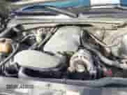 2005 Chevrolet Silverado 1500 LS z VIN 2GCEC13T751140812, wystawiony jako IAAI lot #43263673 z przebiegiem 306 425 mil mil oraz . Historia ofert i sprzedaży dostępna na DreamBid. Obrazek 10.