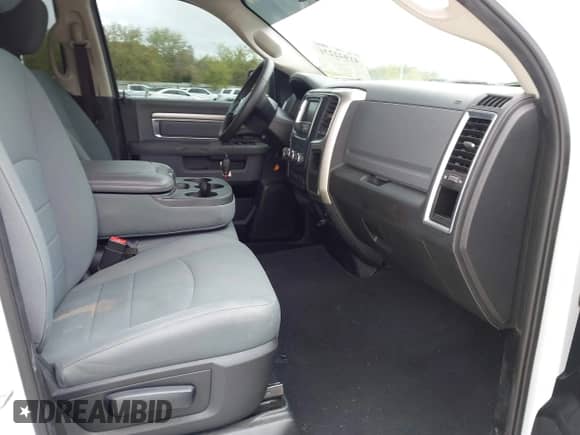 2018 Ram 1500 SLT with VIN 1C6RR6GG7JS303941, listed as a IAAI auction lot 41942236 with 142,098 mi miles and . Bid and sale history available at DreamBid. Image 5.