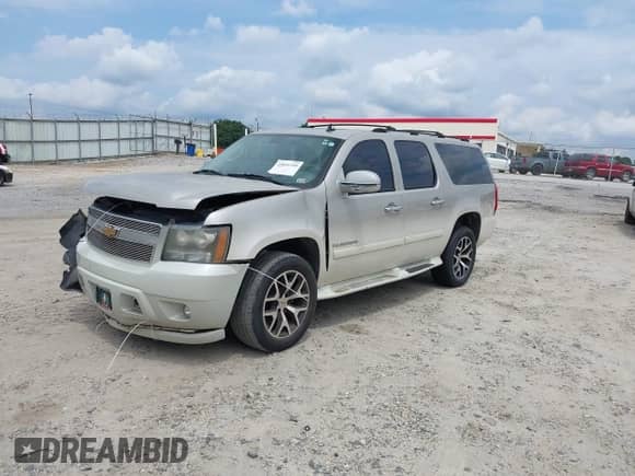 2007 Chevrolet Suburban LTZ с VIN 3GNFK163X7G217774, выставлен на аукционе IAAI как лот 43051349 с пробегом 239 882 миль миль и . История ставок и продаж доступна на DreamBid. Изображение 2.