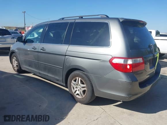 2007 Honda Odyssey EX-L z VIN 5FNRL38787B080046, wystawiony jako IAAI lot #42240227 z przebiegiem 138 073 mil mil oraz . Historia ofert i sprzedaży dostępna na DreamBid. Obrazek 3.