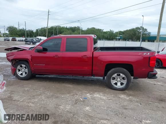 2018 Chevrolet Silverado 1500 LT с VIN 3GCUKREC1JG500944, выставлен на аукционе IAAI как лот 43052801 с пробегом 112 445 миль миль и . История ставок и продаж доступна на DreamBid. Изображение 15.