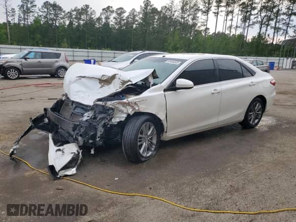 2017 Toyota Camry LE с VIN 4T1BF1FKXHU279575, выставлен на аукционе Copart как лот 53484935 с пробегом Не указан миль и Списание • Salvage title. История ставок и продаж доступна на DreamBid. Изображение 1.