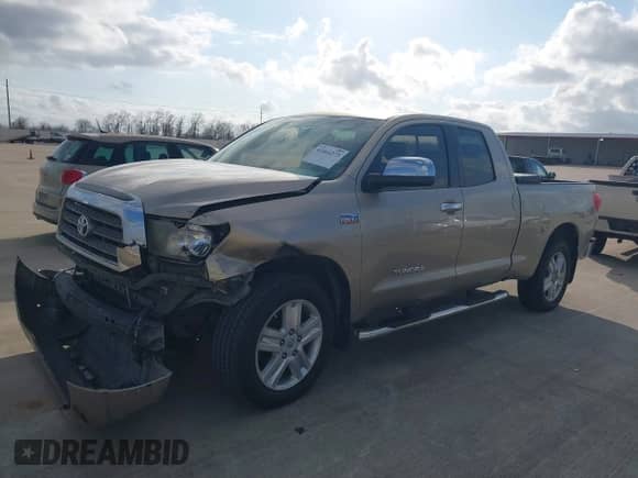 2008 Toyota Tundra Limited с VIN 5TBBV58108S520446, выставлен на аукционе IAAI как лот 41461273 с пробегом 218 480 миль миль и . История ставок и продаж доступна на DreamBid. Изображение 2.