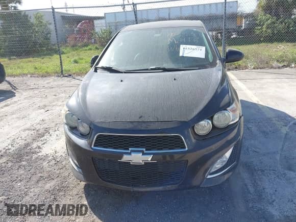 2015 Chevrolet Sonic RS с VIN 1G1JG6SB7F4135777, выставлен на аукционе IAAI как лот 41526571 с пробегом Не указан миль и . История ставок и продаж доступна на DreamBid. Изображение 6.