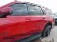 2024 Chevrolet Tahoe RST с VIN 1GNSCRKD7RR409245, выставлен на аукционе IAAI как лот 42133470 с пробегом 11 051 миль миль и . История ставок и продаж доступна на DreamBid. Изображение 18.