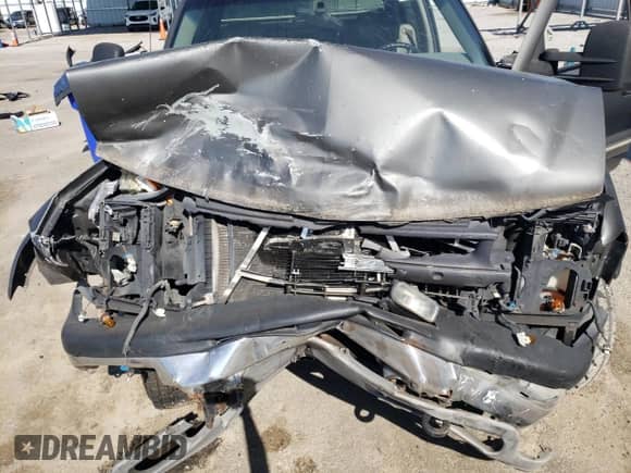 2002 Chevrolet Silverado 1500HD LT z VIN 1GCGC13U22F224865, wystawiony jako Copart lot #55067025 z przebiegiem 377 747 mil mil oraz Szkoda całkowita • Salvage title. Historia ofert i sprzedaży dostępna na DreamBid. Obrazek 11.