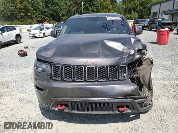 2020 Jeep Grand Cherokee Trailhawk z VIN 1C4RJFLG5LC332048, wystawiony jako Copart lot #81419185 z przebiegiem 54 974 mil mil oraz Szkoda całkowita • Salvage title. Historia ofert i sprzedaży dostępna na DreamBid. Obrazek 5.