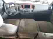 2009 Dodge 2500 SLT z VIN 3D7KS29L79G526863, wystawiony jako Copart lot #82140805 z przebiegiem 163 224 mil mil oraz Szkoda całkowita • Salvage title. Historia ofert i sprzedaży dostępna na DreamBid. Obrazek 8.