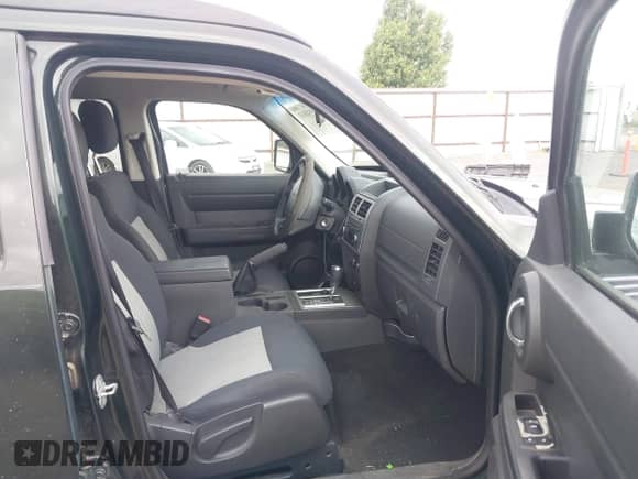 2010 Dodge Nitro SE with VIN 1D4PU2GK4AW125087, listed as a IAAI auction lot 42554853 with 82,282 mi miles and . Bid and sale history available at DreamBid. Image 5.