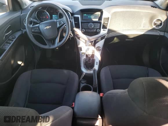 2015 Chevrolet Cruze LT z VIN 1G1PD5SB3F7238299, wystawiony jako Copart lot #88705955 z przebiegiem 156 127 mil mil oraz Szkoda całkowita • Salvage title. Historia ofert i sprzedaży dostępna na DreamBid. Obrazek 8.