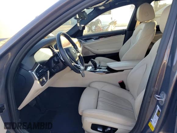 2020 BMW 5 Series 530i z VIN WBAJR3C09LCE27946, wystawiony jako Copart lot #71057853 z przebiegiem 28 496 mil mil oraz Szkoda całkowita • Salvage title. Historia ofert i sprzedaży dostępna na DreamBid. Obrazek 7.