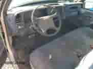 1998 Chevrolet Silverado 2500 с VIN 1GCGC24R0WE188721, выставлен на аукционе Copart как лот 82746034 с пробегом 193 434 миль миль и Списание • Salvage title. История ставок и продаж доступна на DreamBid. Изображение 8.