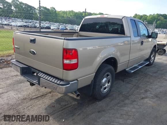 2008 Ford F-150 XL with VIN 1FTPX12V68FB82076, listed as a IAAI auction lot 42106845 with 169,406 mi miles and . Bid and sale history available at DreamBid. Image 4.