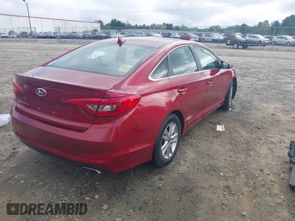 2016 Hyundai Sonata SE с VIN 5NPE24AF6GH267778, выставлен на аукционе IAAI как лот 42872537 с пробегом 154 750 миль миль и . История ставок и продаж доступна на DreamBid. Изображение 4.