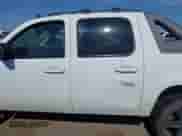 2011 Chevrolet Avalanche LS z VIN 3GNMCEE0XBG121056, wystawiony jako IAAI lot #42481426 z przebiegiem 207 183 mil mil oraz . Historia ofert i sprzedaży dostępna na DreamBid. Obrazek 14.