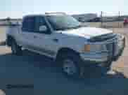 2002 Ford F-150 XLT с VIN 1FTRW08L32KB50745, выставлен на аукционе IAAI как лот 43317697 с пробегом 190 656 миль миль и . История ставок и продаж доступна на DreamBid. Изображение 1.