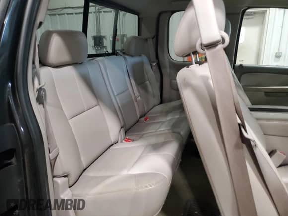 2010 Chevrolet Silverado 1500 LTZ с VIN 1GCSKTE37AZ182428, выставлен на аукционе Copart как лот 58759685 с пробегом 193 951 миль миль и Чистый • Clean title. История ставок и продаж доступна на DreamBid. Изображение 10.