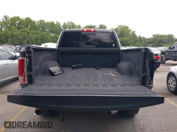 2015 Ram 1500 Laramie с VIN 1C6RR7VT0FS534421, выставлен на аукционе IAAI как лот 39895326 с пробегом 120 437 миль миль и . История ставок и продаж доступна на DreamBid. Изображение 18.