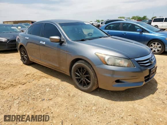 2011 Honda Accord EX z VIN 1HGCP3F72BA027911, wystawiony jako Copart lot #58446935 z przebiegiem 162 068 mil mil oraz Czysty tytuł • Clean title. Historia ofert i sprzedaży dostępna na DreamBid. Obrazek 4.