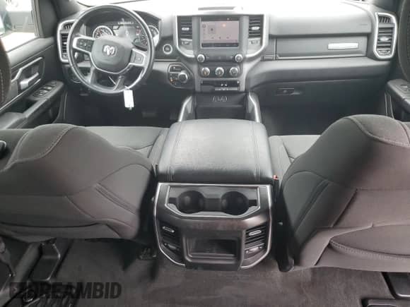 2022 Ram 1500 Big Horn z VIN 1C6RRFFG8NN239463, wystawiony jako Copart lot #68292455 z przebiegiem 41 836 mil mil oraz Szkoda całkowita • Salvage title. Historia ofert i sprzedaży dostępna na DreamBid. Obrazek 8.