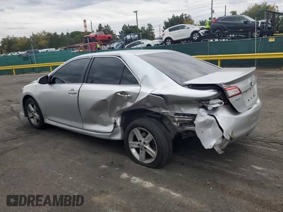 2014 Toyota Camry SE с VIN 4T1BF1FK6EU392726, выставлен на аукционе Copart как лот 82132635 с пробегом 247 541 миль миль и Списание • Salvage title. История ставок и продаж доступна на DreamBid. Изображение 2.