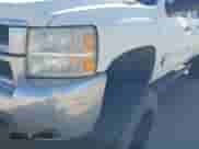 2007 Chevrolet Silverado 2500HD 1LT z VIN 1GCHK23K67F533211, wystawiony jako IAAI lot #41826225 z przebiegiem 314 904 mil mil oraz . Historia ofert i sprzedaży dostępna na DreamBid. Obrazek 6.