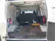 2014 Ford Econoline Cargo Commercial z VIN 1FTNE1EL9EDA59385, wystawiony jako IAAI lot #43391932 z przebiegiem 259 047 mil mil oraz . Historia ofert i sprzedaży dostępna na DreamBid. Obrazek 17.
