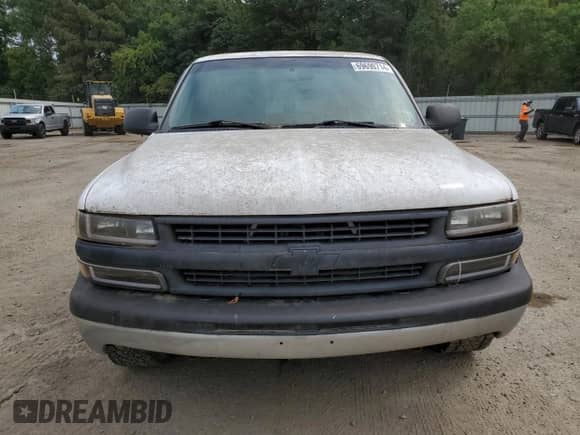2002 Chevrolet Silverado 1500 LS with VIN 1GCEC14T62Z143699, listed as a Copart auction lot 69690714 with 294,016 mi miles and Salvage title. Bid and sale history available at DreamBid. Image 5.
