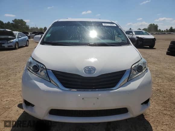 2014 Toyota Sienna LE with VIN 5TDKK3DC4ES411981, listed as a Copart auction lot 63111835 with 149,248 mi miles and Salvage title. Bid and sale history available at DreamBid. Image 5.