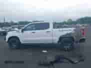 2022 Chevrolet Silverado 1500 Custom Trail Boss z VIN 3GCPYCEL6NG108492, wystawiony jako IAAI lot #42362191 z przebiegiem 46 701 mil mil oraz . Historia ofert i sprzedaży dostępna na DreamBid. Obrazek 14.
