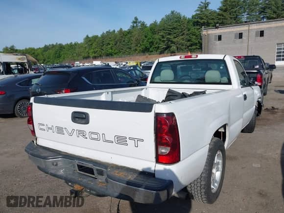 2006 Chevrolet Silverado 1500 Work Truck z VIN 3GCEC14X36G274209, wystawiony jako IAAI lot #42309990 z przebiegiem 68 514 mil mil oraz . Historia ofert i sprzedaży dostępna na DreamBid. Obrazek 8.