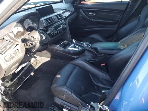 2016 BMW M3 с VIN WBS8M9C55G5E68009, выставлен на аукционе Copart как лот 63449085 с пробегом Не указан миль и Списание • Salvage title. История ставок и продаж доступна на DreamBid. Изображение 7.